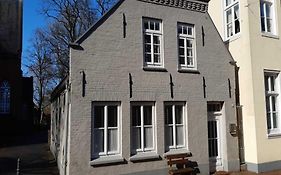 Ferienwohnung am Kirchplatz 25561